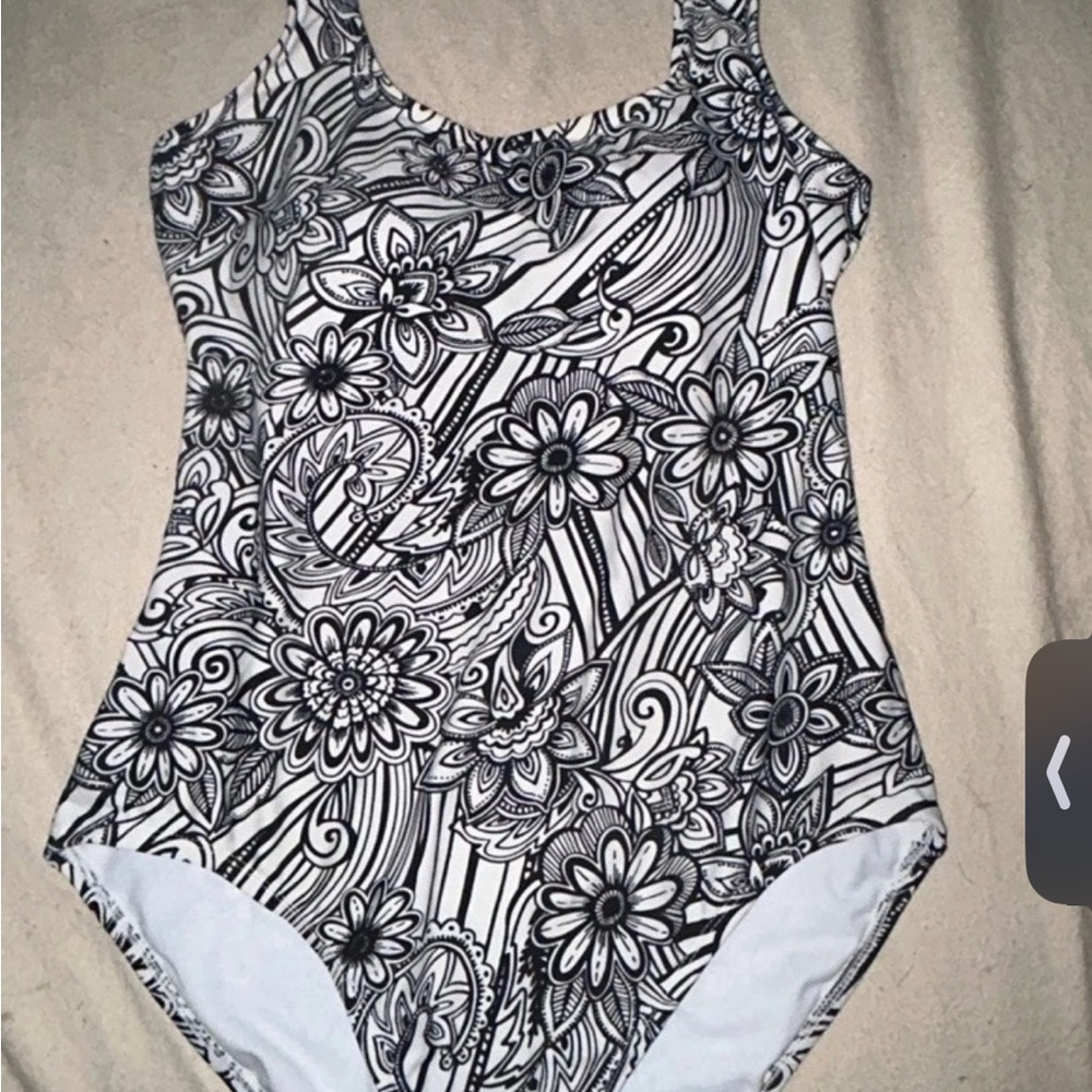 One Piece Black and White Swimsuit Size M